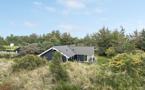 Alhed - 650M from the Sea: Træ, Tag, Hus, Sommerhus, Dør, Hjem, Sidespor, Land Lot, Garden Bygninger, Skur