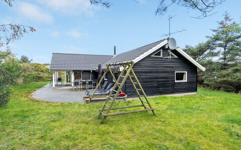 Alhed - 650M from the Sea: Møbel, Indretning, Stol, Gulvbelægning, Bord, Udvej, Etage, Loft, Værelse, Eco Hotel