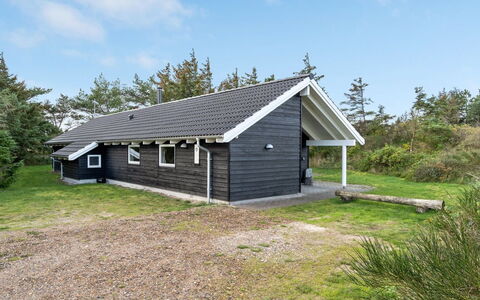 Alhed - 650M from the Sea: Møbel, Indretning, Stol, Gulvbelægning, Bord, Udvej, Etage, Loft, Værelse, Eco Hotel
