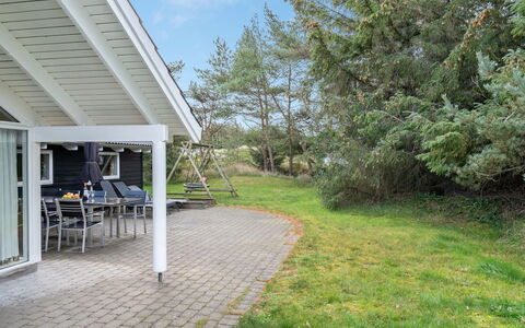 Alhed - 650M from the Sea: Møbel, Indretning, Stol, Gulvbelægning, Bord, Udvej, Etage, Loft, Værelse, Eco Hotel