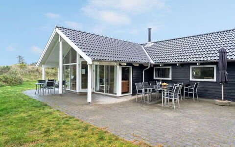 Alhed - 650M from the Sea: Møbel, Indretning, Stol, Gulvbelægning, Bord, Udvej, Etage, Loft, Værelse, Eco Hotel