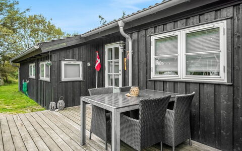 Danko - 1.5Km from the Sea: Træ, Planke, Hårdttræ, Dæk, Sommerhus, Skygge, Sidespor, Bejdse, Garden Bygninger, Veranda