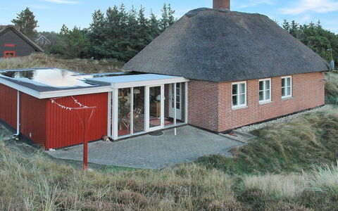 Zuzan - 500M from the Sea: Hus, Tag, Hjem, Sommerhus, Skur, Garden Bygninger, Sidespor, Gård, Bjælkehytte, Hytte