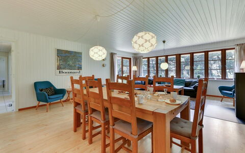 Satzur - 800M from the Sea: Indretning, Møbel, Træ, Loft, Gulvbelægning, Lysarmatur, Etage, Køkken & Spisebord, Bord, Spisestue