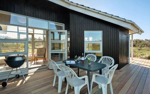 Janni - 250M from the Sea: Tag, Hus, Hjem, Sommerhus, Sidespor, Estate, Indkørsel, Garden Bygninger, Gård, Skur