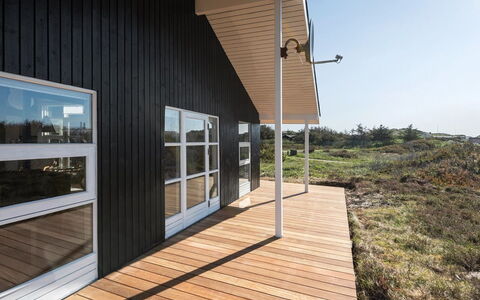 Janni - 250M from the Sea: Tag, Hus, Hjem, Sommerhus, Sidespor, Estate, Indkørsel, Garden Bygninger, Gård, Skur