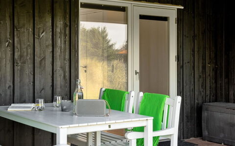 Faye - 600M from the Sea: Hus, Tag, Hjem, Sommerhus, Skur, Garden Bygninger, Sidespor, Gård, Bjælkehytte, Hytte