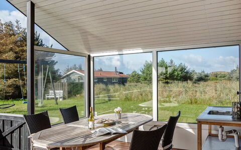 Faye - 600M from the Sea: Hus, Tag, Hjem, Sommerhus, Skur, Garden Bygninger, Sidespor, Gård, Bjælkehytte, Hytte