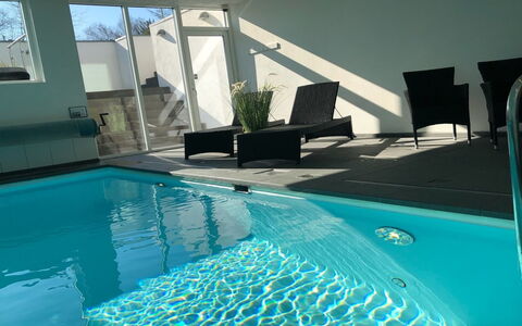 Ancel - 1.7Km from the Sea: Svømmepøl, Udendørs Møbler, Møbel, Udvej, Flise, Eco Hotel, Skygge, Stol, Fritid, Estate