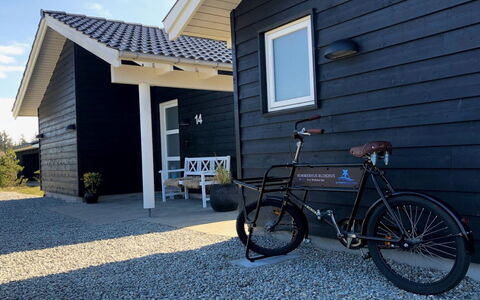 Ancel - 1.7Km from the Sea: Svømmepøl, Udendørs Møbler, Møbel, Udvej, Flise, Eco Hotel, Skygge, Stol, Fritid, Estate