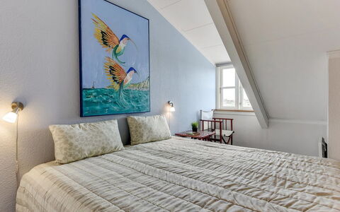 Enrica - 1Km from the Sea: Soveværelse, Indretning, Etage, Gulvbelægning, Seng, Træ, Loft, Sengetøj, Sengetøj, Møbel