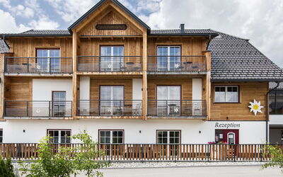 Edelweiss 110.1: Træ, Etage, Gulvbelægning, Reoler, Hylde, Hårdttræ, Bejdse, Hus, Bygning, Planke
