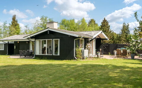 Morle - 600M from the Sea: Græs, Bygning, Hus, Tag, Hjem, Boligområde, Sommerhus, Land Lot, Lawn, Landdistrikt