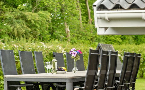 Annica - 150M from the Sea: Plantesamfund, Sollys, Urteagtig Plante, Have, Plantation, Landbrug, Farm