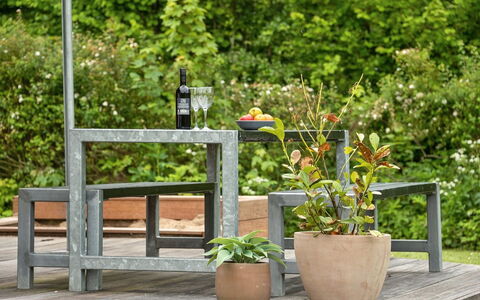 Annica - 150M from the Sea: Plantesamfund, Sollys, Urteagtig Plante, Have, Plantation, Landbrug, Farm
