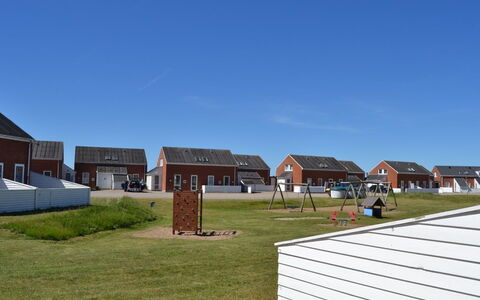 Fraya - 2.3Km from the Sea: Bygning, Hus, Vindue, Hjem, Tag, Boligområde, Busk, Sommerhus, Land Lot