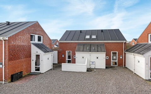 Eick - 2.5Km from the Sea: Tag, Hjem, Vinter, Sne, Fryser, Skur, Indkørsel, Sidespor, Garage, Dagslys