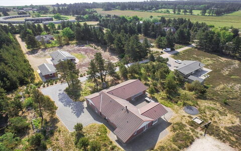 Nana - 4Km from the Sea: Hjem, Sommerhus, Veranda, Hårdttræ, Sidespor, Dæk, Skygge, Planke, Estate, Garden Bygninger