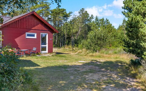 Dorreth - 800M from the Sea: Hjem, Sommerhus, Veranda, Hårdttræ, Sidespor, Dæk, Skygge, Planke, Estate, Garden Bygninger