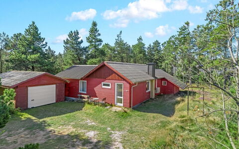 Dorreth - 800M from the Sea: Hjem, Sommerhus, Veranda, Hårdttræ, Sidespor, Dæk, Skygge, Planke, Estate, Garden Bygninger