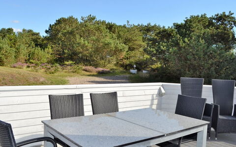 Niilo - 1.7Km from the Sea: Møbel, Udendørs Møbler, Bord, Udendørs Bord, Stol, Køkken & Spisebord, Gårdhave, Dæk, Kaffebord