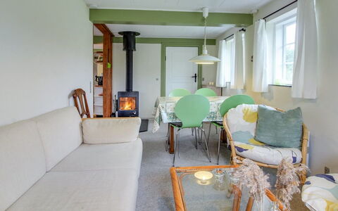 Eduard - 4.3Km from the Sea: Svømmepøl, Ferieby