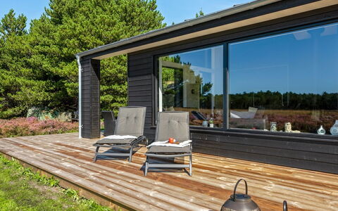Tea - 2.7Km from the Sea: Busk, Urban Design, Bunddække, Mursten, Lejlighed, Estate, Murværk, Altan, Landscaping