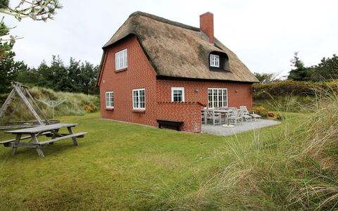 Lioba - 400M from the Sea: Tag, Hus, Hjem, Sommerhus, Sidespor, Estate, Indkørsel, Garden Bygninger, Gård, Skur