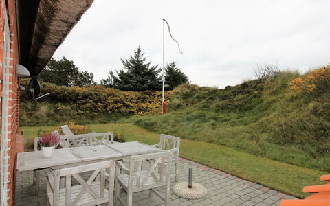 Lioba - 400M from the Sea: Tag, Hus, Hjem, Sommerhus, Sidespor, Estate, Indkørsel, Garden Bygninger, Gård, Skur