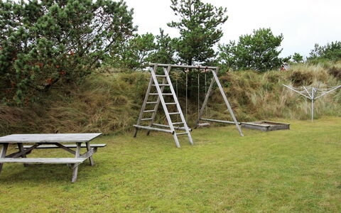 Lioba - 400M from the Sea: Tag, Hus, Hjem, Sommerhus, Sidespor, Estate, Indkørsel, Garden Bygninger, Gård, Skur