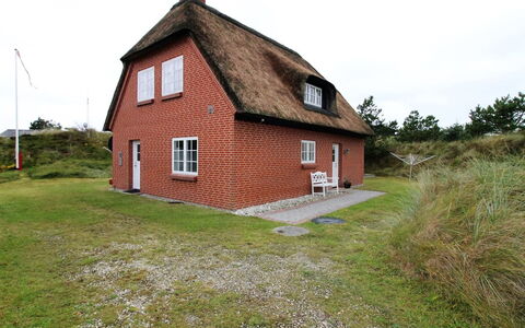 Lioba - 400M from the Sea: Tag, Hus, Hjem, Sommerhus, Sidespor, Estate, Indkørsel, Garden Bygninger, Gård, Skur