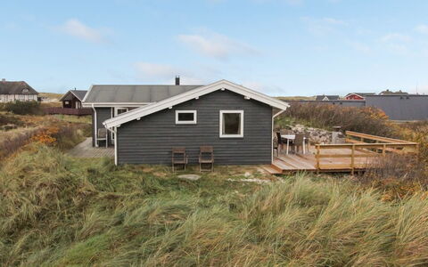 Ami - 200M from the Sea: Træ, Hjem, Veranda, Dæk, Hårdttræ, Tag, Bejdse, Trægulve, Eco Hotel