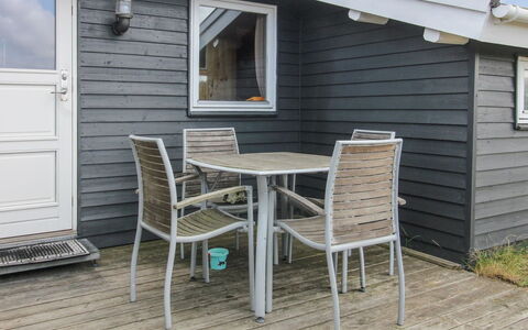 Ami - 200M from the Sea: Træ, Hjem, Veranda, Dæk, Hårdttræ, Tag, Bejdse, Trægulve, Eco Hotel