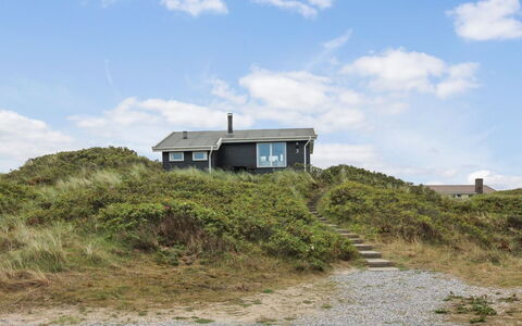 Ami - 200M from the Sea: Træ, Hjem, Veranda, Dæk, Hårdttræ, Tag, Bejdse, Trægulve, Eco Hotel
