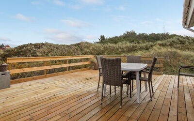 Ami - 200M from the Sea