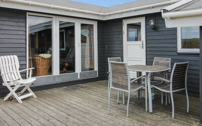 Ami - 200M from the Sea