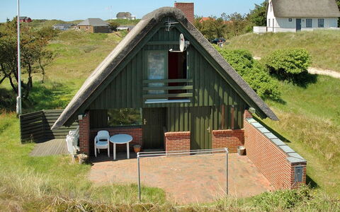 Tofi - 400M from the Sea: Hjem, Sommerhus, Veranda, Hårdttræ, Sidespor, Dæk, Skygge, Planke, Estate, Garden Bygninger