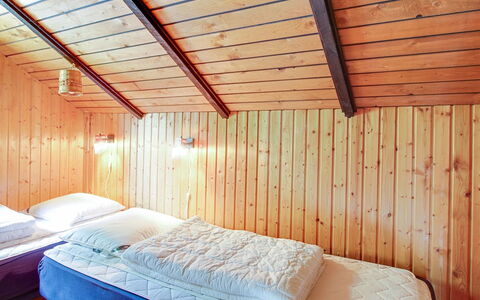 Anka - 2Km from the Sea: Vegetationen, Busk, Forår, Sommerhus, Have, Skygge, Backyard, Gård, Stol