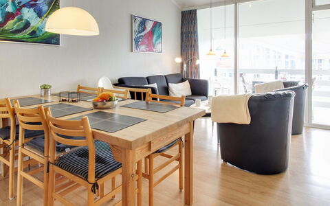 Thoni - 200M from the Sea: Tag, Sommerhus, Hjem, Skygge, Sidespor, Stuehus, Veranda, Udendørs Struktur, Garden Bygninger