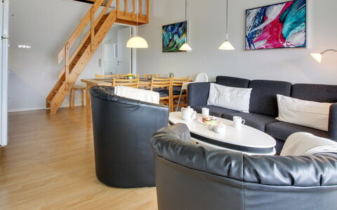 Thoni - 200M from the Sea: Tag, Sommerhus, Hjem, Skygge, Sidespor, Stuehus, Veranda, Udendørs Struktur, Garden Bygninger