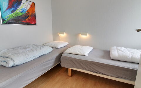 Thoni - 200M from the Sea: Seng, Soveværelse, Etage, Sengetøj, Sengetøj, Gulvbelægning, Træ, Indretning, Værelse, Bed Frame
