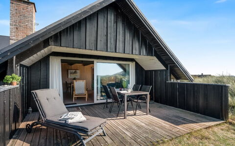 Eggert - from the Sea: Træ, Tag, Arkitektur, Hjem, Hus, Sommerhus, Sidespor, Hårdttræ, Hældning, Estate