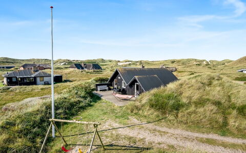 Eggert - from the Sea: Træ, Tag, Arkitektur, Hjem, Hus, Sommerhus, Sidespor, Hårdttræ, Hældning, Estate