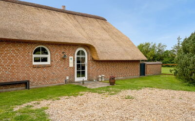 Pasi - 1.2Km from the Sea