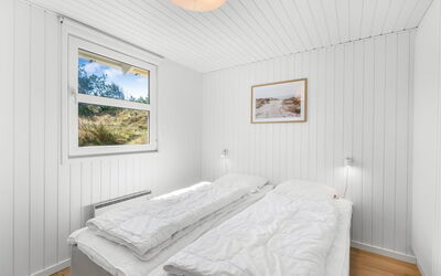 Midja - 800M from the Sea