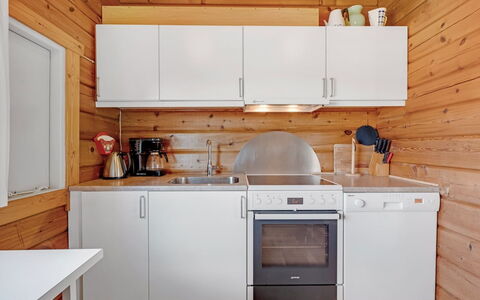 Evelin - from the Sea: Køkken, Køkken Apparat, Træ, Større Bandage, Gulvbelægning, Countertop, Etage, Indretning, Loft, Cabinetry