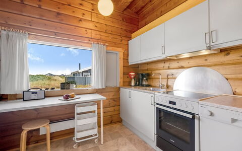 Evelin - from the Sea: Køkken, Træ, Indretning, Loft, Gulvbelægning, Countertop, Køkken Apparat, Cabinetry, Større Bandage, Etage
