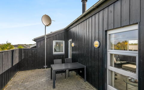 Temjana - from the Sea: Hus, Tag, Hjem, Sommerhus, Skur, Garden Bygninger, Sidespor, Gård, Bjælkehytte, Hytte