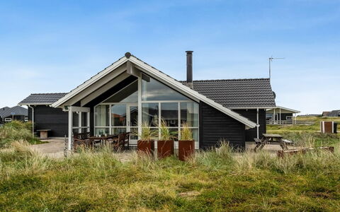 Sochyeta - 150M from the Sea: Tag, Hus, Hjem, Sommerhus, Sidespor, Estate, Indkørsel, Garden Bygninger, Gård, Skur