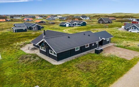 Sochyeta - 150M from the Sea: Tag, Hus, Hjem, Sommerhus, Sidespor, Estate, Indkørsel, Garden Bygninger, Gård, Skur